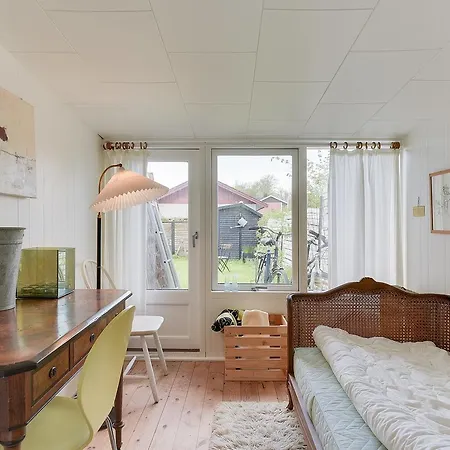 Three-bedroom Holiday In Rude Rude (Sjaelland og Oerne)
